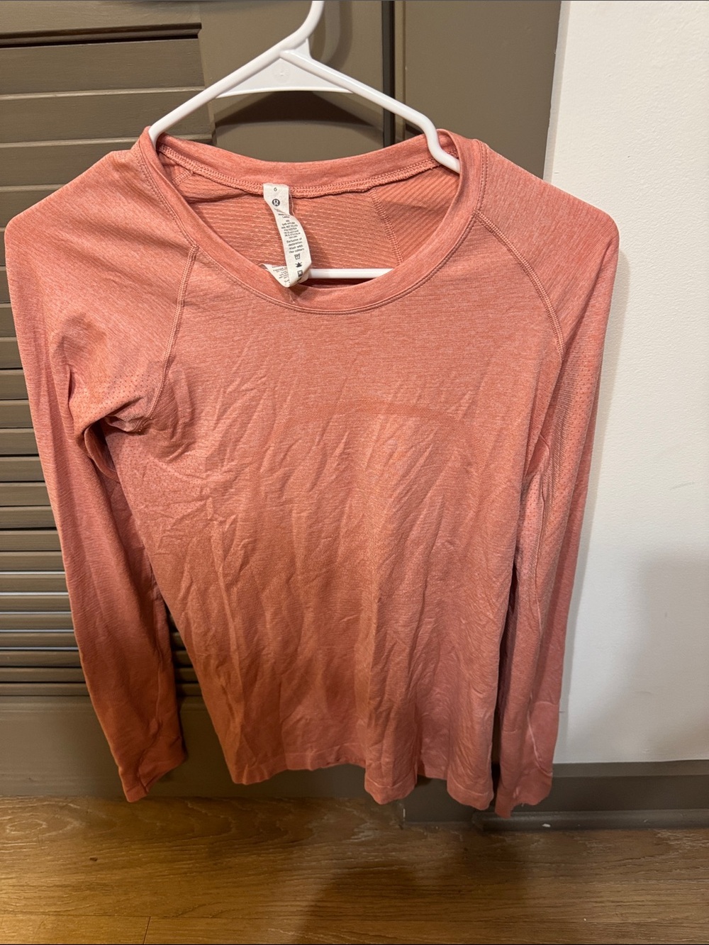 Lululemon size 6